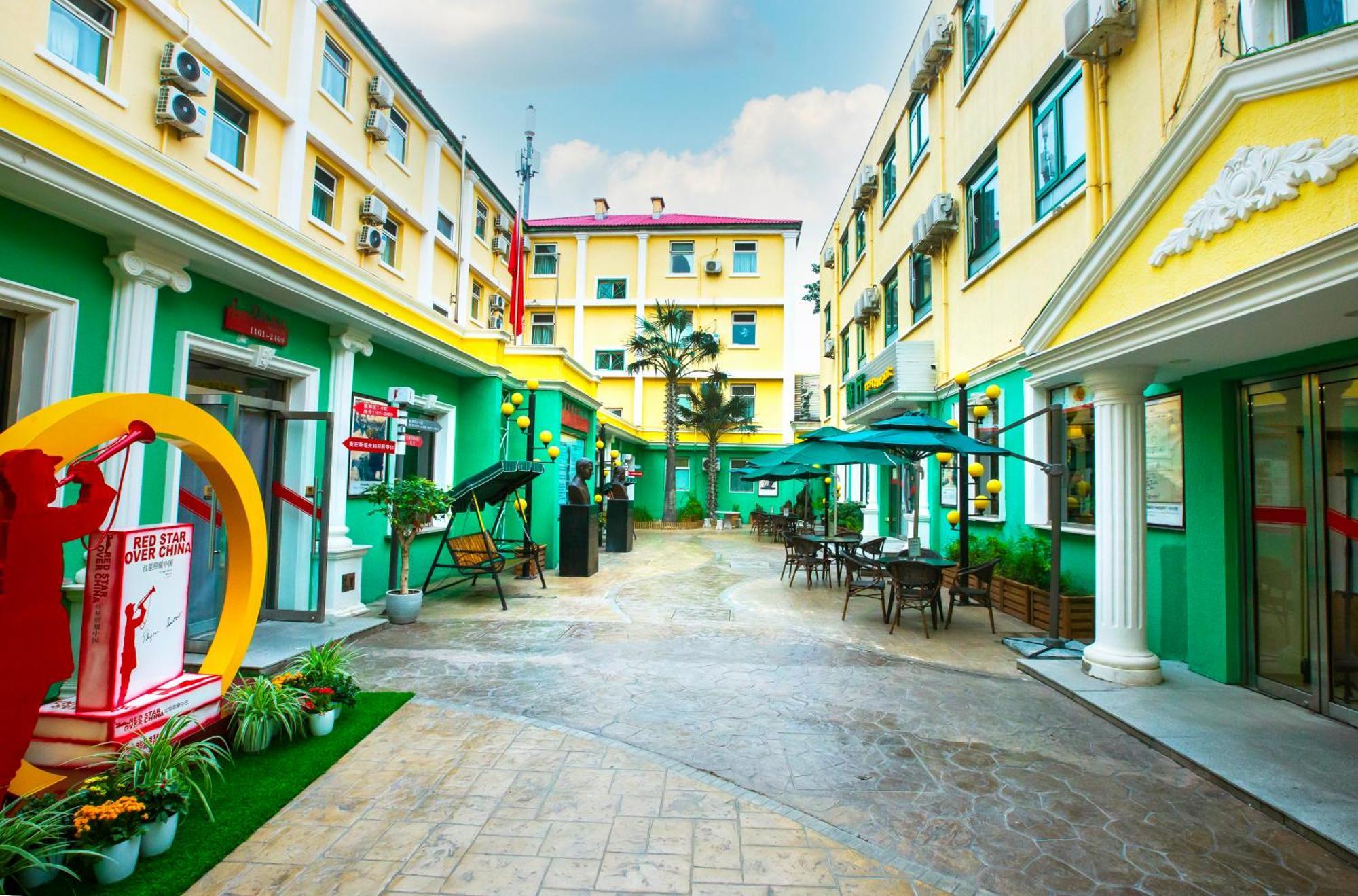 Zhong An Hotel Beijing Former Residence Of Journalist Edgar Snow -Free Laundry Service,Free Freshly Ground Coffee,Provide Tourism And Ticketing Service ,English Service ,Near Tian'Anmen Forbidden City,Wangfujing Walking Street Buitenkant foto