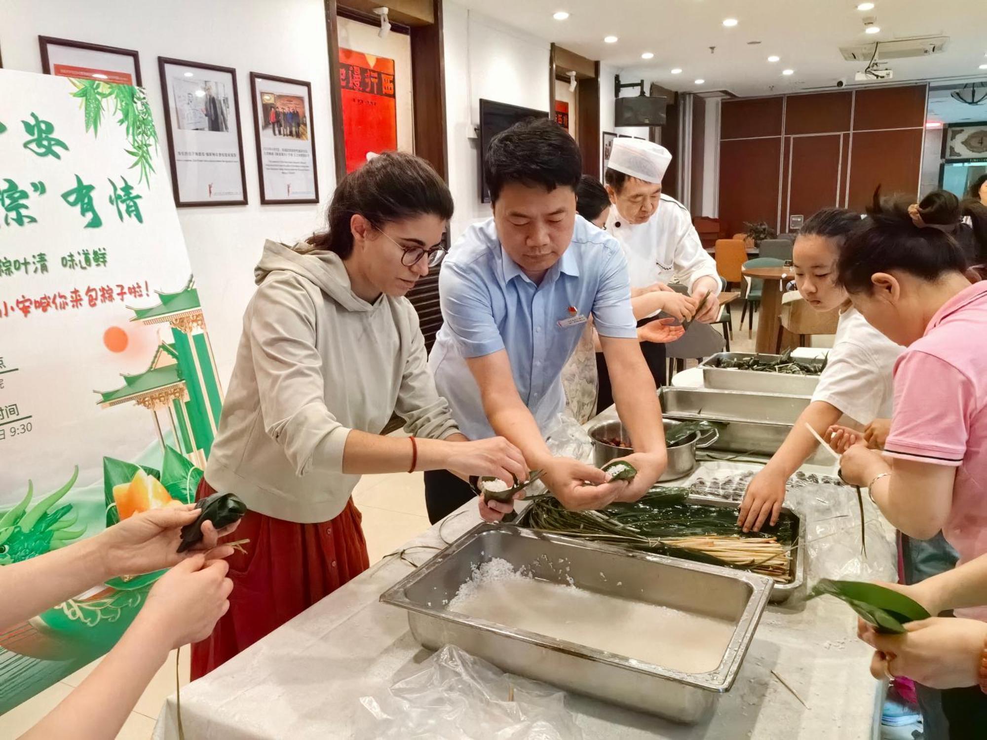 Zhong An Hotel Beijing Former Residence Of Journalist Edgar Snow -Free Laundry Service,Free Freshly Ground Coffee,Provide Tourism And Ticketing Service ,English Service ,Near Tian'Anmen Forbidden City,Wangfujing Walking Street Buitenkant foto